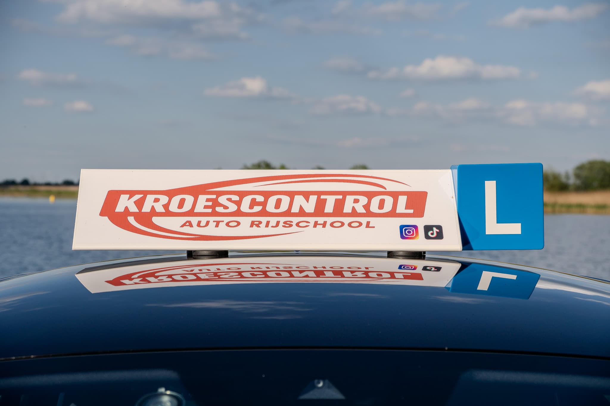 Kroescontrol Auto Rijschool dakbord met L-bord